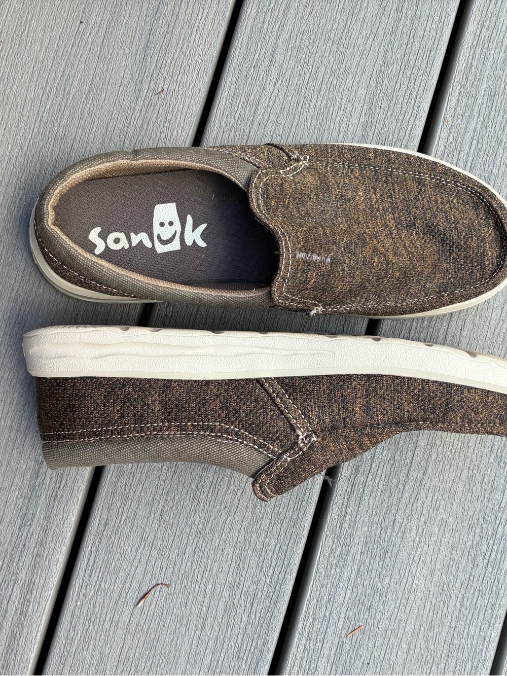 Sanuk Men’s size 10 Dark Brown Canvas Slip-On Loafers